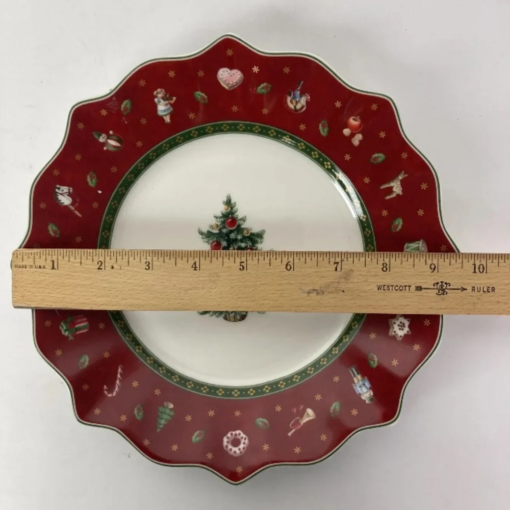 Villeroy & Boch Toy's Delight Red Salad Plate 9.5 in Holiday Christmas Tree